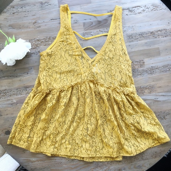 3/$25 H.I.P. Lace Top - Picture 3 of 8